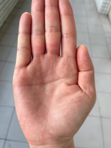 斷掌紋的女人與父母緣薄是真的嗎