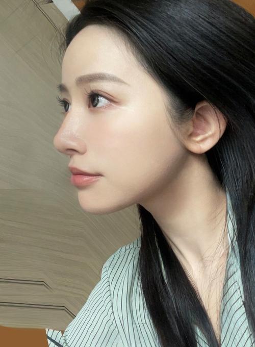 女人鼻子高挺好不好