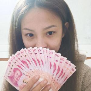 用金錢就能收買的女人