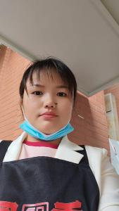 女人鼻梁左側有痣