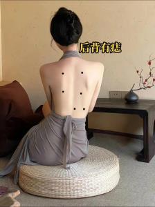 腰上長痣的女人意味什么 脊柱正中有痣則前程無限