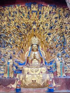 重慶千手觀音“腹中藏寶”應為“天龍八部”
