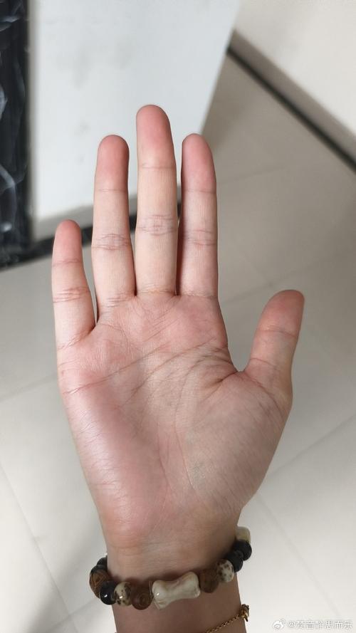 女人中年后轉好運的手相 手掌厚實粗糙
