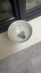 床底下放三枚硬幣能招財嗎 有哪些注意事項